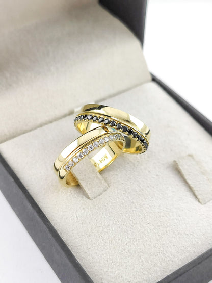 Aliança Meia Cana em Ouro Cravejada com Diamante  5mm