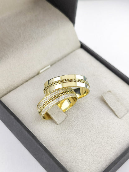 Aliança Reta em Ouro Fio Torcido com Diamantes 6mm