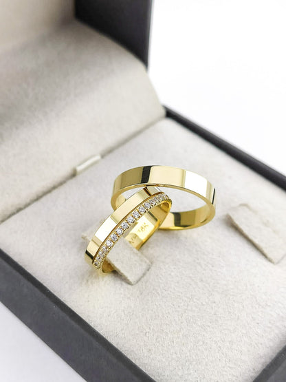 Aliança Reta em Ouro com Diamantes 4mm