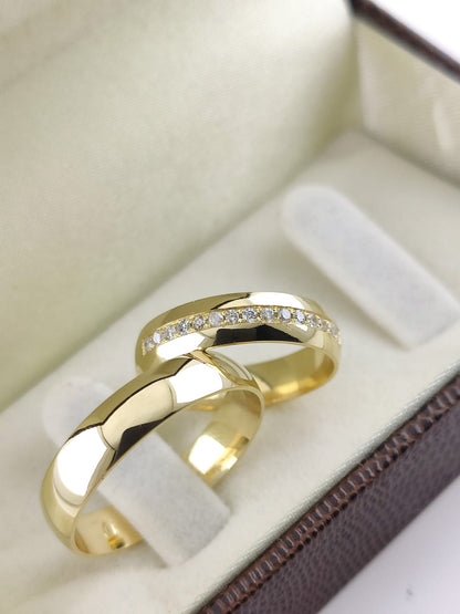 Aliança Meia Cana Tradicional em Ouro com Diamantes 4.5mm