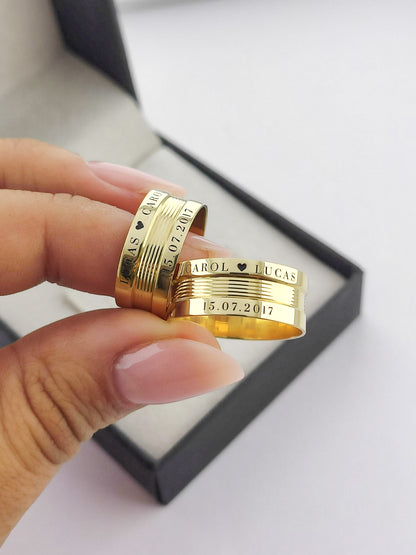 Aliança Reta Larga em Ouro com Diamantes Gravadas 8mm