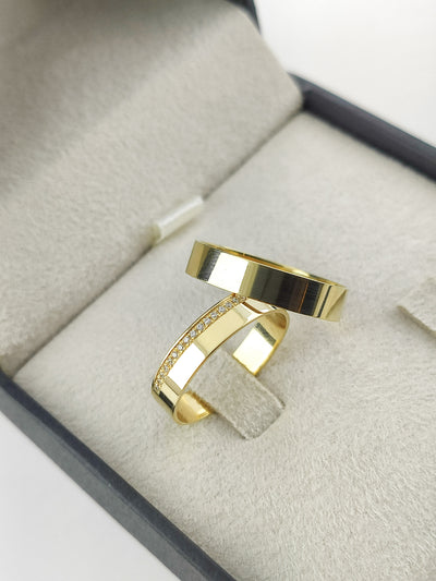 Aliança de Casamento Reta em Ouro com Diamantes 4mm