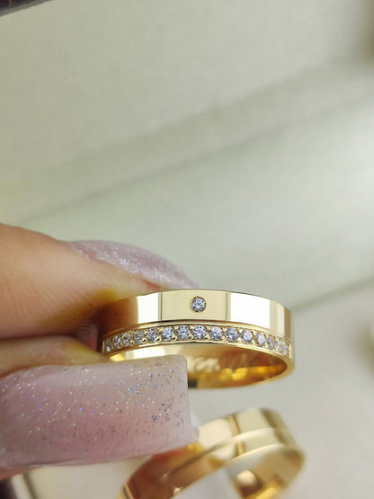 Aliança de Casamento Reta em Ouro com Diamantes 5mm